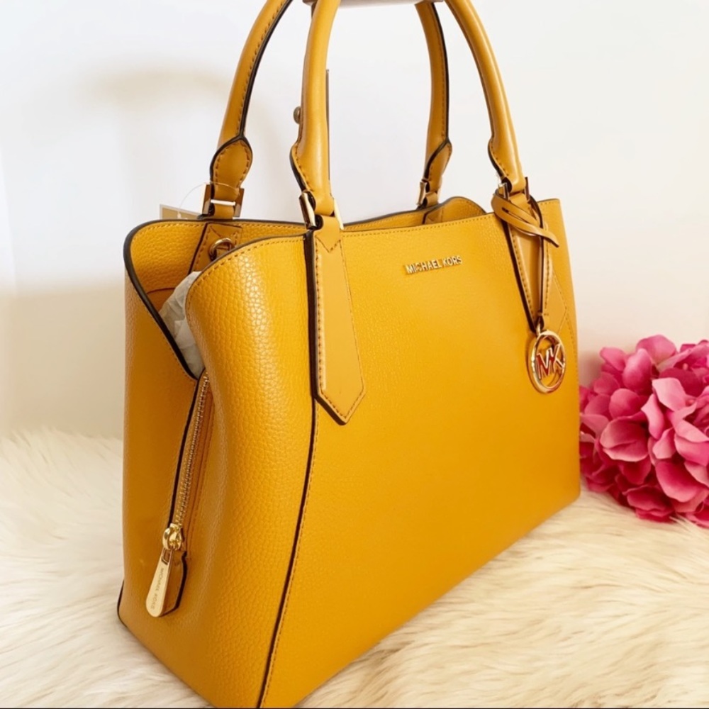 ‼️PRICE FIRM‼️NWT Michael Kors Kimberly Satchel - Picture 2 of 8